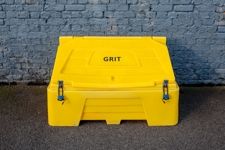 Grit bins & Salt spreaders